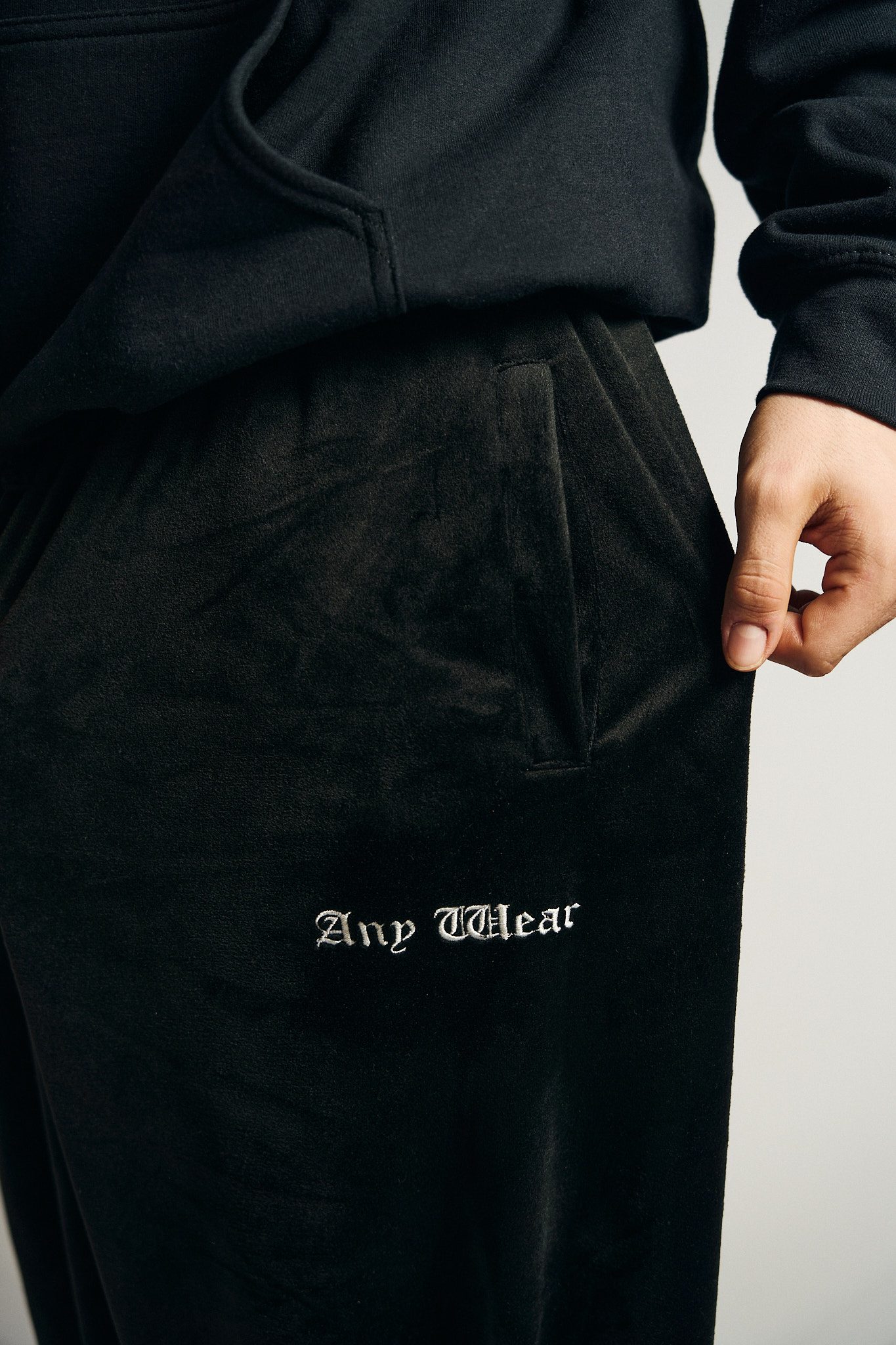 Gothic BASIC Velvet Black - obrazek 14